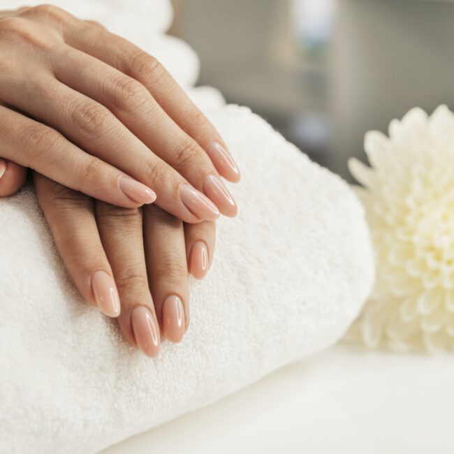 Prenota ora 5 healthy beautiful manicure blossom flowers