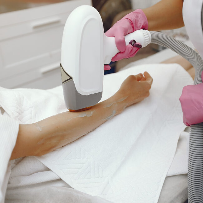 Prenota ora 3 woman cosmetology studio laser hair removal